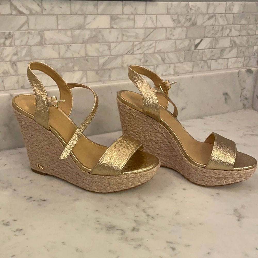 New Gold Michael Kors Espadrille wedge sandals - never worn size 7.5